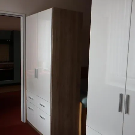 Appartement 6 *